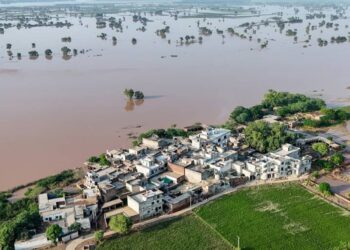 پنجاب میں سیلابی صورتحال جاری،ملتان سے 8 لاکھ کیوسک پانی آج گزرےگا، لاکھوں افراد محفوظ مقامات پر منتقل
