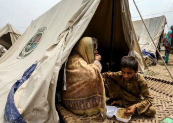 ملتان: فلڈ ریلیف کیمپس میں واش روم کی عدم سہولیات، خواتین شدید مشکلات کا شکار