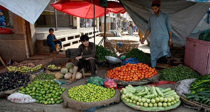 سیلاب کےاثرات: لاہور میں سبزیاں اور پھل مہنگے، اسلام آباد کے بازاروں میں پیاز ٹماٹر نایاب