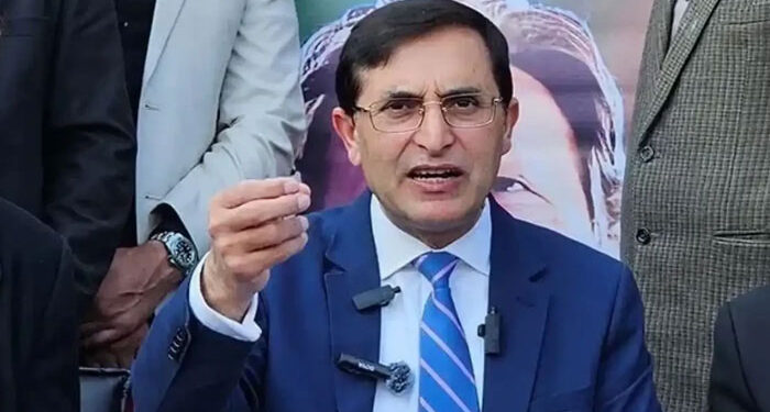 پی ٹی آئی کے معاملے کا سیاسی حل ضروری ہے، اب بھی دیر نہیں ہوئی: بیرسٹر گوہر