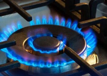 ملکی گیس پر کنکشن لگانے پر مستقل پابندی عائد، لاکھوں وصول درخواستیں منسوخ