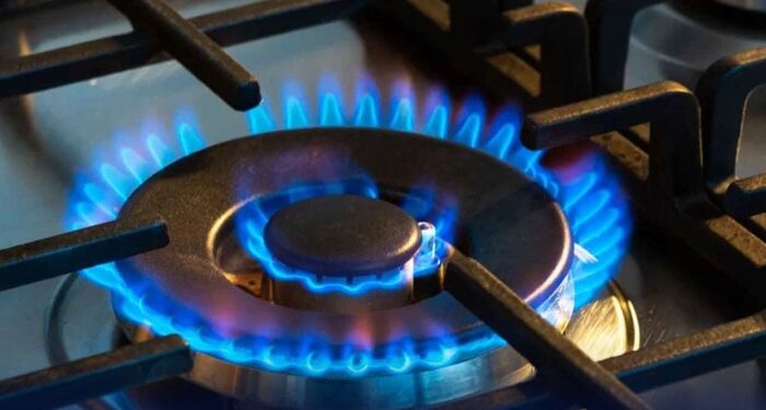 ملکی گیس پر کنکشن لگانے پر مستقل پابندی عائد، لاکھوں وصول درخواستیں منسوخ