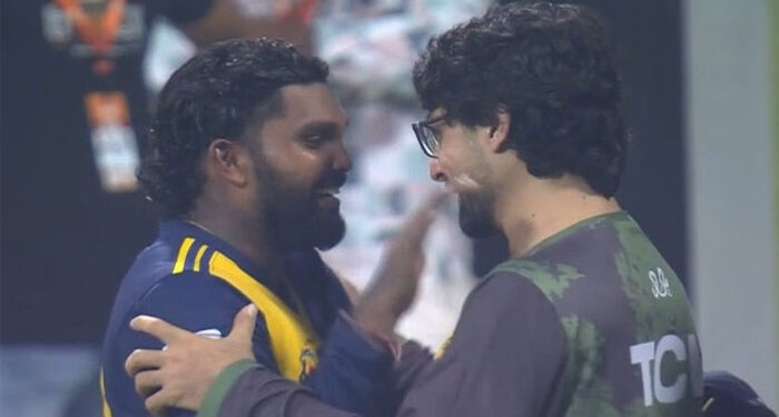 ایشیا کپ میں ابرار احمد اور ہسارنگا کی دلچسپ سیلیبریشن نے شائقین کے دل جیت لیے
