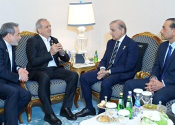 وزیراعظم کی ایرانی صدر سے ملاقات، امت مسلمہ کے اتحاد پر زور