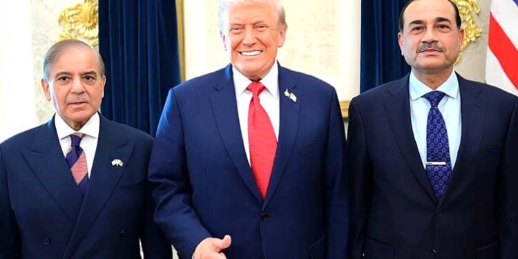 وزیراعظم شہباز شریف اور صدر ٹرمپ کی وائٹ ہاؤس میں اہم ملاقات