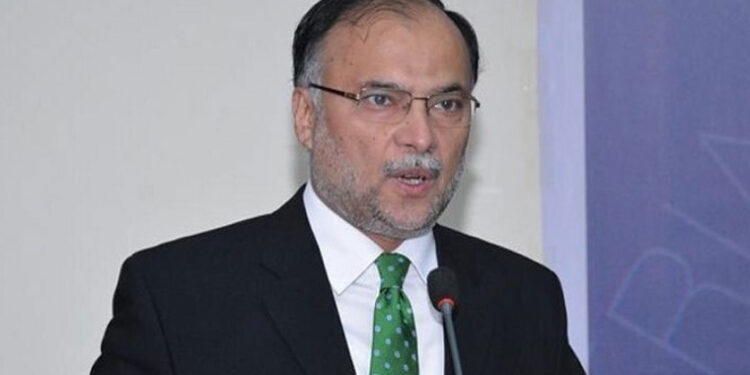 سی پیک عوام اور بالخصوص نوجوانوں کیلئے ترقی کا نیا دور ثابت ہوگا: احسن اقبال