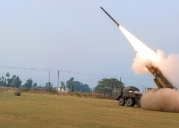 بھارت کو ہینڈل کرنا جانتے ہیں، بھارت کی طبیعت دوبارہ ٹھیک کرنی پڑی تو کر دیں گے: سکیورٹی ذرائع