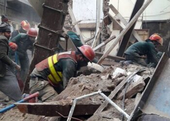 فیصل آباد میں گھر کی چھت گرنے سے 2 بچے جاں بحق، 7 افراد زخمی