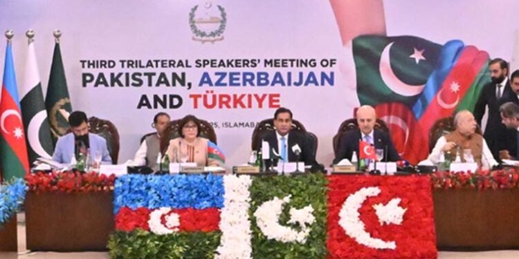 پاکستان، ترکیہ اور آذربائیجان کا سہ فریقی تعاون منفرد ہے: سردار ایاز صادق
