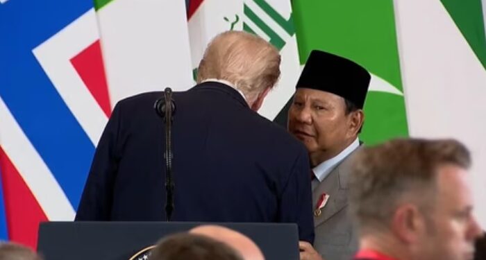 انڈونیشن صدر نے ٹرمپ سے کیا درخواست کی؟ دونوں رہنماؤں کی گفتگو ہاٹ مائیک میں ریکارڈ