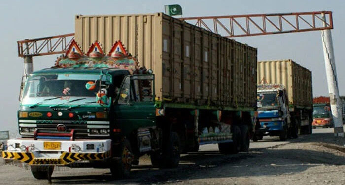 کراچی سے افغان ٹرانزٹ ٹریڈ معطل، تمام گیٹ پاسز منسوخ، کنٹینرز کی قطاریں لگ گئیں
