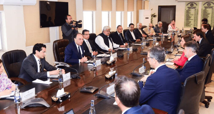 تجارتی اعداد و شمار میں 6 ارب ڈالر کا فرق، حکومت اور آئی ایم ایف میں تشویش