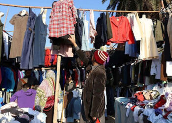 استعمال شدہ ملبوسات کی درآمد پر فی کلو 200 روپے کا ٹیکس، تاجر بلبلا اٹھے