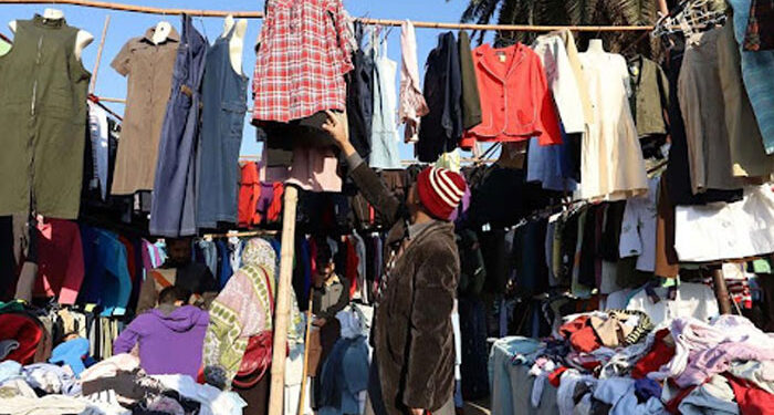 استعمال شدہ ملبوسات کی درآمد پر فی کلو 200 روپے کا ٹیکس، تاجر بلبلا اٹھے