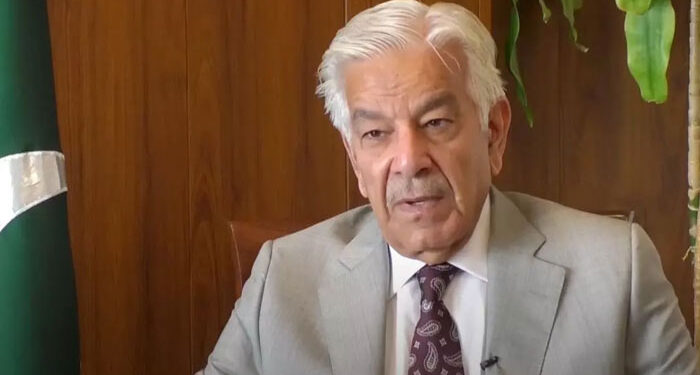 اگر مذاکرات سے معاملات طے نہیں پاتے تو پھر افغانستان کیساتھ ہماری کھلی جنگ ہے: وزیر دفاع