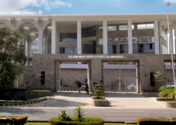 کم عمری کی شادی باطل نہیں قانوناً جرم ہے، عدالت نے 15 سالہ لڑکی کو شوہر کیساتھ رہنے کی اجازت دیدی