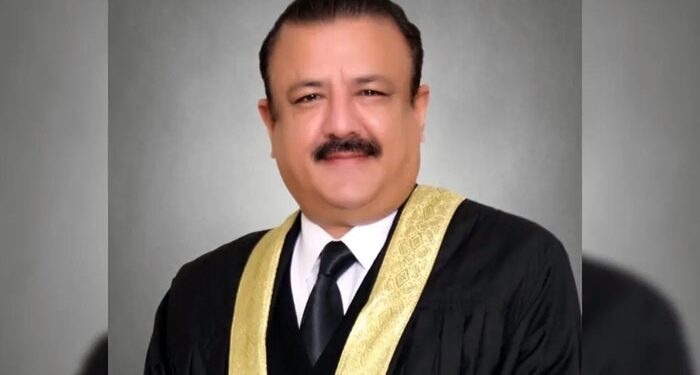 جسٹس طارق جہانگیری کی ڈگری منسوخی کا کراچی یونیورسٹی کا فیصلہ معطل