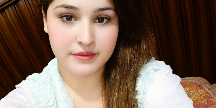 پشاوررنگ روڈ پر نامعلوم افراد کی رکشہ پر فائرنگ، اسٹیج اداکارہ منیبہ شاہ جاں بحق