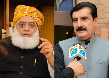 مولانا فضل الرحمان کے تحفظات ہیں جنہیں بیٹھ کر دور کرلیں گے:گورنر کے پی