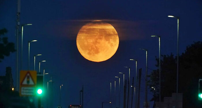 رواں سال کا پہلا ‘سپر مون’ آج نظر آئےگا، کیا پاکستان میں نظارہ ممکن ہوگا؟