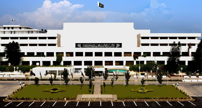 حکومت کا 27 ویں آئینی ترمیم 14نومبر تک دونوں ایوانوں سے منظور کرانےکا فیصلہ