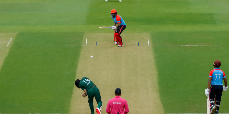 ہانگ کانگ سکسز ٹورنامنٹ میں پاکستان کا فاتحانہ آغاز، کویت کو 4 وکٹوں سے ہرا دیا