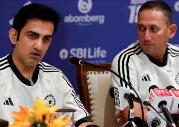 بدترین شکست کے بعد بھارتیوں کی نیند حرام، کوچ اور سلیکٹر کو ہٹانے کا مطالبہ