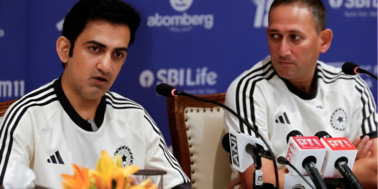 بدترین شکست کے بعد بھارتیوں کی نیند حرام، کوچ اور سلیکٹر کو ہٹانے کا مطالبہ