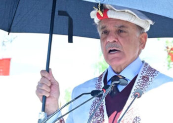 سیاست کریں لیکن ملک کی ترقی اور دہشتگردی کے خاتمے کیلئے ایک رہیں_وزیراعظم