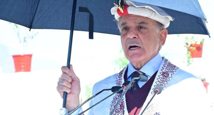 سیاست کریں لیکن ملک کی ترقی اور دہشتگردی کے خاتمے کیلئے ایک رہیں_وزیراعظم