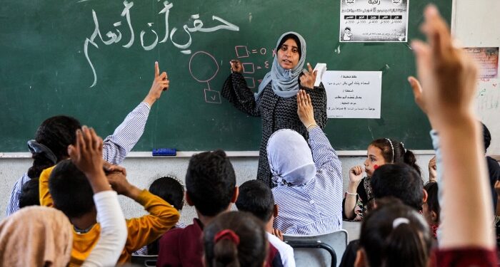 غزہ: اسرائیلی مظالم تعلیم سے نہ روک سکے، انٹر امتحانات میں 11 فلسطینی لڑکیوں کی ٹاپ پوزیشن