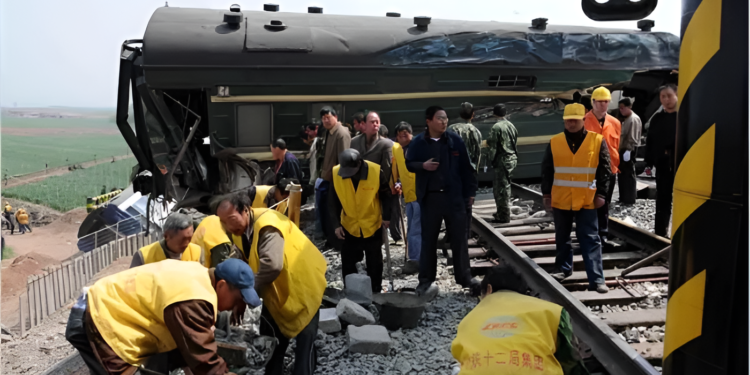 چین میں ٹرین نے ٹریک پر کام کرتے ورکرز کو رونددیا، 11 افراد ہلاک