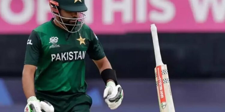 بابراعظم کا تاریخی کارنامہ،ٹی ٹوئنٹی انٹرنیشنلزمیں سب سے زیادہ رنز بنانے والے بلے باز بن گئے