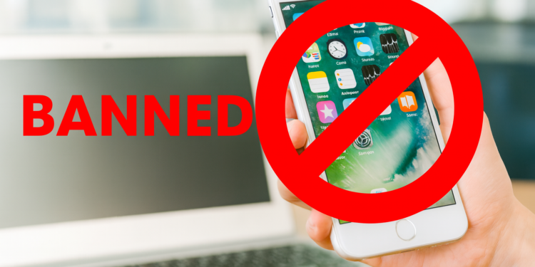 پنجاب بھر کے اسکولوں میں طلبہ کے موبائل فون  استعمال کرنے پر باقاعدہ پابندی عائد