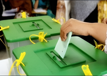 قومی اسمبلی کے6 اور پنجاب اسمبلی کے7 حلقوں میں ضمنی انتخاب کیلئے پولنگ کا وقت ختم، ووٹوں کی گنتی جاری