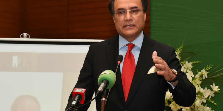 پاکستانی معیشت درست سمت میں گامزن، بلیو اکانومی معیشت کیلئے گیم چینجر ثابت ہوگی: وزیر خزانہ