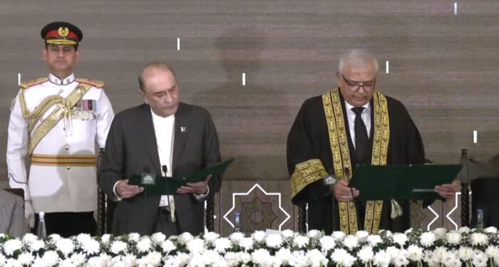 وفاقی آئینی عدالت کے پہلے چیف جسٹس امین الدین نے عہدے کا حلف اٹھالیا