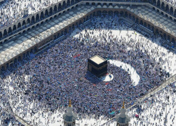 سعودی حکومت نے عمرہ ویزے کی مدت ایک ماہ مقرر کر دی