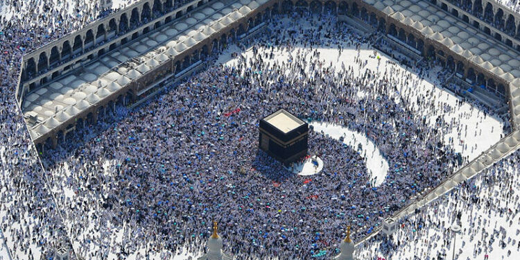 سعودی حکومت نے عمرہ ویزے کی مدت ایک ماہ مقرر کر دی