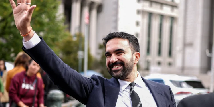 ٹرمپ کو دھچکا، نیویارک میں میئر کےتاریخ ساز انتخابات میں مسلم امیدوار ظہران ممدانی کامیاب