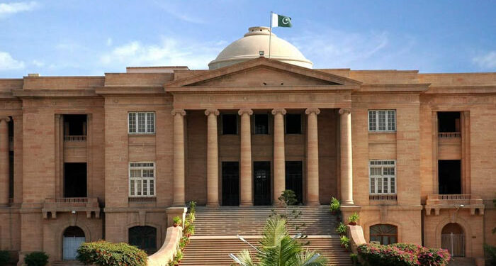 موبائل گم ہونے کا معاملہ/کورئیر کمپنی کو صارف کو موبائل اور جرمانہ ادا کرنے کا حکم