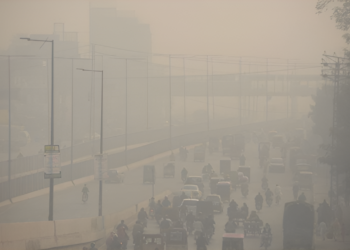 پنجاب کے مختلف شہروں کی فضا بدستور آلودہ، لاہور سرِ فہرست