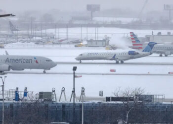 امریکا کی شمال مشرقی ریاستیں برفانی طوفان کی زد میں آگئیں، سیکڑوں پروازیں منسوخ