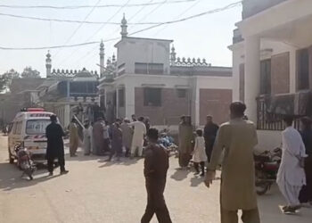 شکارپور میں باراتیوں کی بس پر فائرنگ، دلہا سمیت 3 افراد جاں بحق