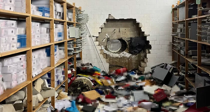 جرمنی میں چوروں نے دیوار میں سوراخ کرکے بینک لوٹ لیا