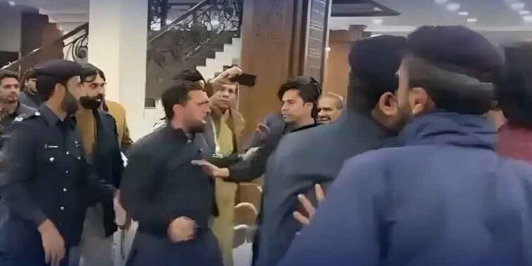 پنجاب اسمبلی میں سہیل آفریدی کی آمد پر ہلڑ بازی، قانونی کارروائی کی تجویز