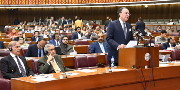 وفاقی حکومت کے پہلے 20 ماہ کے قرض کی تفصیلات سامنے آگئیں