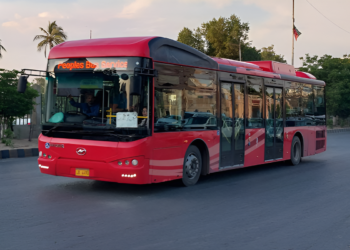 سندھ میں پبلک ٹرانسپورٹ بسیں خریدنے کیلئے 96 کروڑ روپے منظور