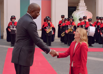 اطالوی وزیراعظم اور موزمبیق کے صدر کی ملاقات کی تصاویر سوشل میڈیا پر وائرل