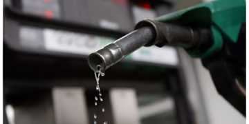 رواں سال عوام سے پیٹرولیم لیوی کی مد میں 1468 ارب روپے وصول کرنے کا تخمینہ